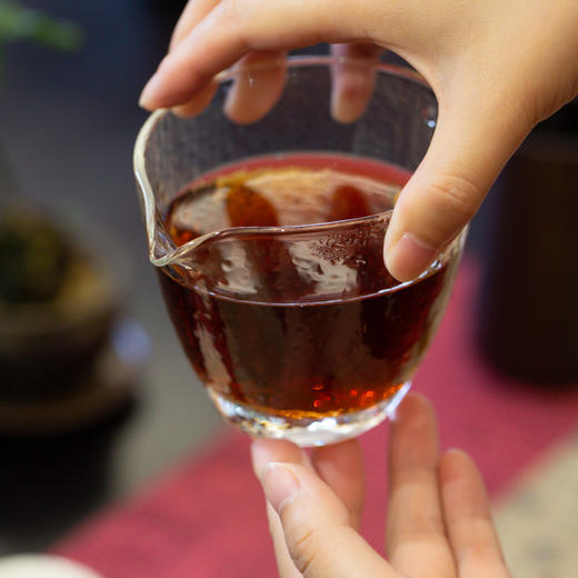 压箱底·孔雀班章普洱熟茶357g 商品图4