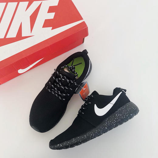 清仓秒杀🉐️59包邮，全新不退不换，36码泼墨耐克伦敦一代，适合35.5和36脚，现货亏本清仓 商品图0