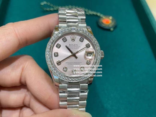 Noob【高品质】龙虾粉表盘，劳力士女款原版开模：劳力士女装日志型28和31毫米新一代五件拼装头粒，隐蔽式弹簧皇冠带扣、开启劳力士皇冠标志轻松打开表带．表壳与表带之间达到无缝连接视觉效果，完美无破绽❕ 商品图10