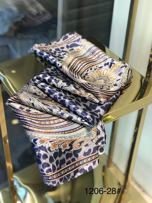 优品堂《雍容华贵》100％重磅桑蚕丝140Ⅹ140方巾 商品图3