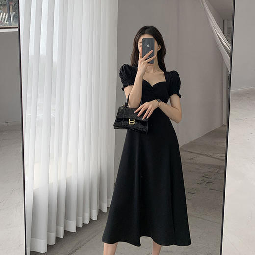 【服饰鞋包】新款泡泡袖方领赫本风法式复古开叉裙 商品图1