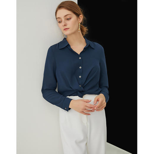 EITIE爱特爱新款时尚设计感褶皱收腰显瘦百搭通勤衬衫女B2109702 商品图8