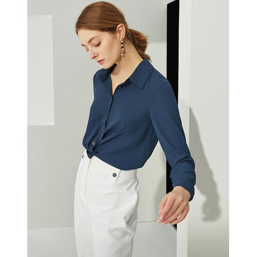 EITIE爱特爱新款时尚设计感褶皱收腰显瘦百搭通勤衬衫女B2109702 商品图7