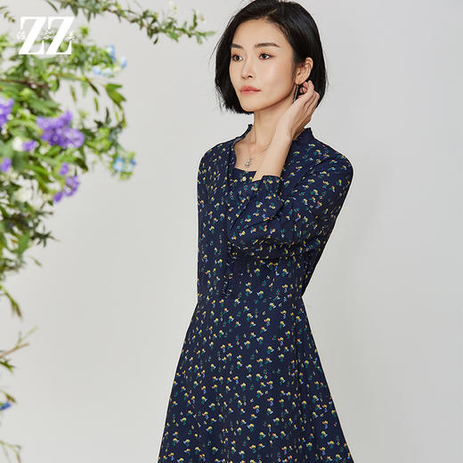 佐尔美秋季新款A字摆深V领三色花连衣裙E11LL35 商品图2