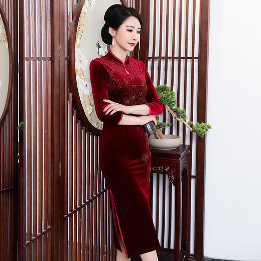 上海旗袍厂ZY-Q5576秋冬中长款端庄优雅金丝绒旗袍手工钉珠婚宴喜婆婆裙子 商品图1