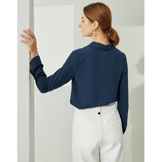 EITIE爱特爱新款时尚设计感褶皱收腰显瘦百搭通勤衬衫女B2109702 商品图9