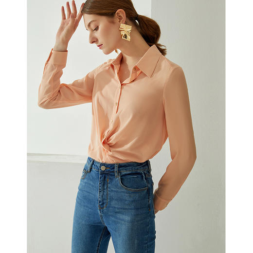 EITIE爱特爱新款时尚设计感褶皱收腰显瘦百搭通勤衬衫女B2109702 商品图3