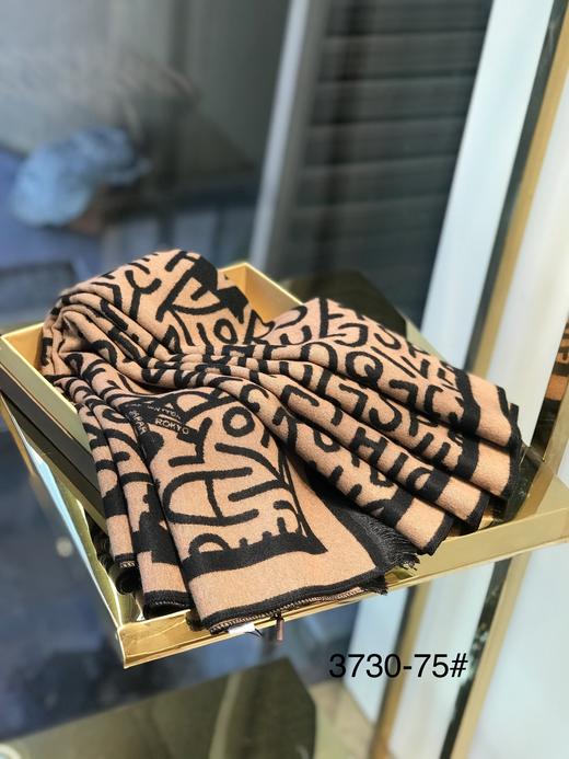 优品堂《如影相随》拉绒披肩与围巾两用双面长巾 商品图8