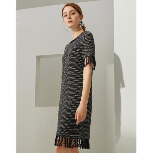 EITIE爱特爱夏季新款时尚舒适透气针织流苏直筒显瘦连衣裙女B2107740 商品图1