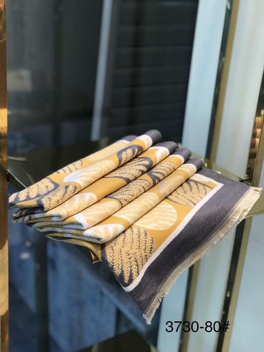 优品堂《如影相随》拉绒披肩与围巾两用双面长巾 商品图3