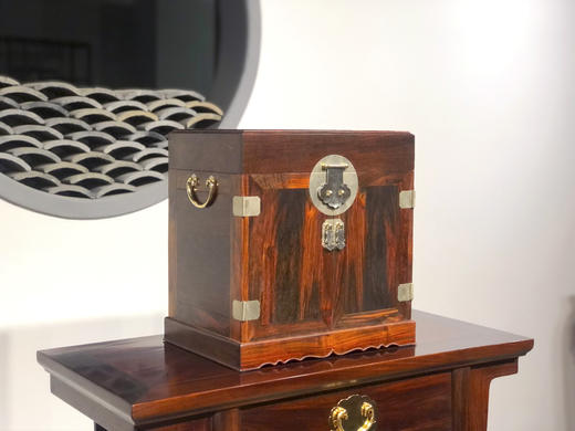 红桥红  家具严选  大红酸枝（交趾黄檀）【38故宫款 官皮箱】 商品图3