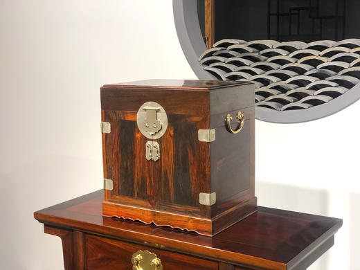 红桥红  家具严选  大红酸枝（交趾黄檀）【38故宫款 官皮箱】 商品图4