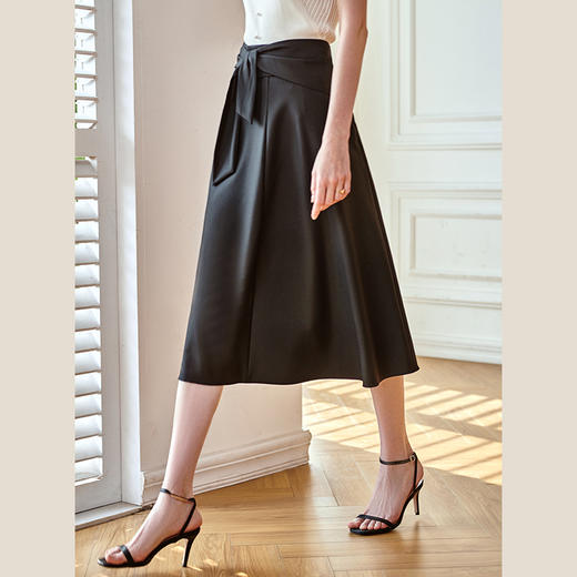 欧芮儿高腰黑色半身裙女2021新款系带收腰中长款设计感A字裙 商品图2