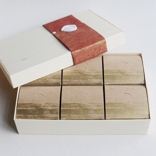 倒计时！裸月中秋月饼礼盒（流心奶黄、松仁黑芝麻、曲奇燒月饼口味隐藏版） 商品图5