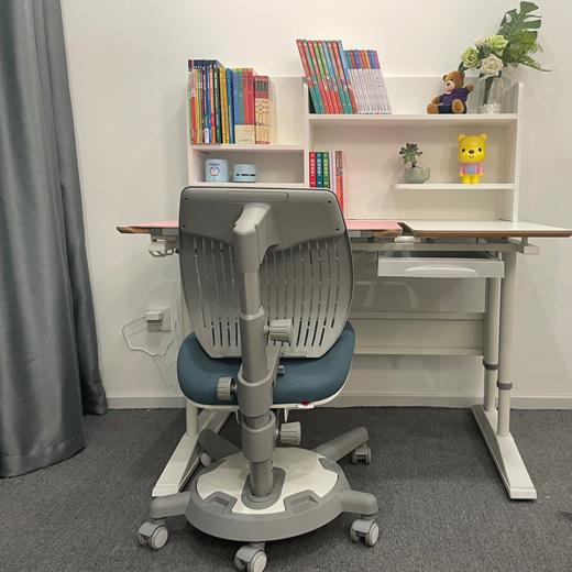 3岁+ 康朴乐学习椅 | 柏拉图儿童椅Y1018 马鞍形坐垫 S型贴合人体设计  靠背因高度变化 自动调整角度 安全环保面料 舒适透气 马鞍形凹凸坐垫 商品图4