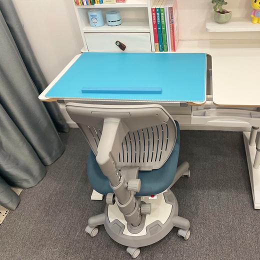 3岁+ 康朴乐学习椅 | 柏拉图儿童椅Y1018 马鞍形坐垫 S型贴合人体设计  靠背因高度变化 自动调整角度 安全环保面料 舒适透气 马鞍形凹凸坐垫 商品图3