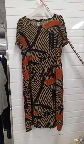 欣悦怡人百褶连衣裙