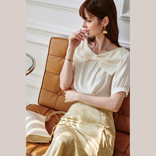 欧芮儿米白色雪纺衫女2021新夏宽松显瘦时尚大蝴蝶结拼纱短袖小衫 商品图2