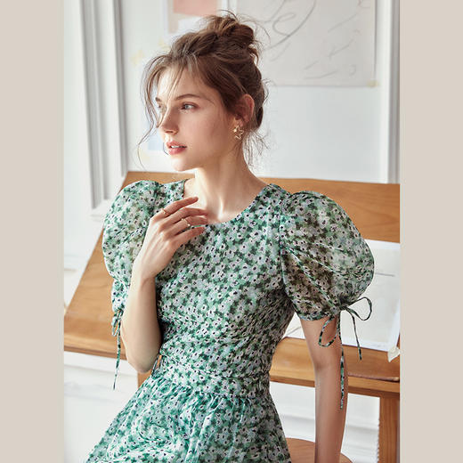 欧芮儿绿色时尚套装女2021夏新款碎花半身裙子法式洋气减龄两件套 商品图1