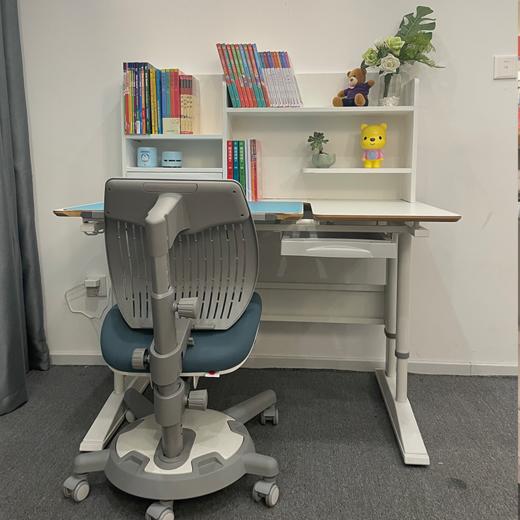 3岁+ 康朴乐学习椅 | 柏拉图儿童椅Y1018 马鞍形坐垫 S型贴合人体设计  靠背因高度变化 自动调整角度 安全环保面料 舒适透气 马鞍形凹凸坐垫 商品图6