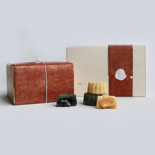 倒计时！裸月中秋月饼礼盒（流心奶黄、松仁黑芝麻、曲奇燒月饼口味隐藏版） 商品图1