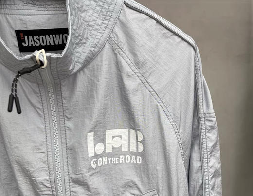 Jasonwood/坚持我的 2021春季新款字母印花运动薄外套女212108102 商品图1