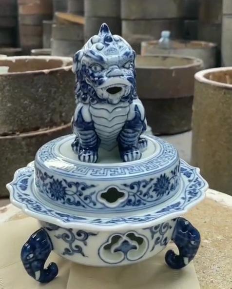 重工狮子三足雕刻香炉 商品图0