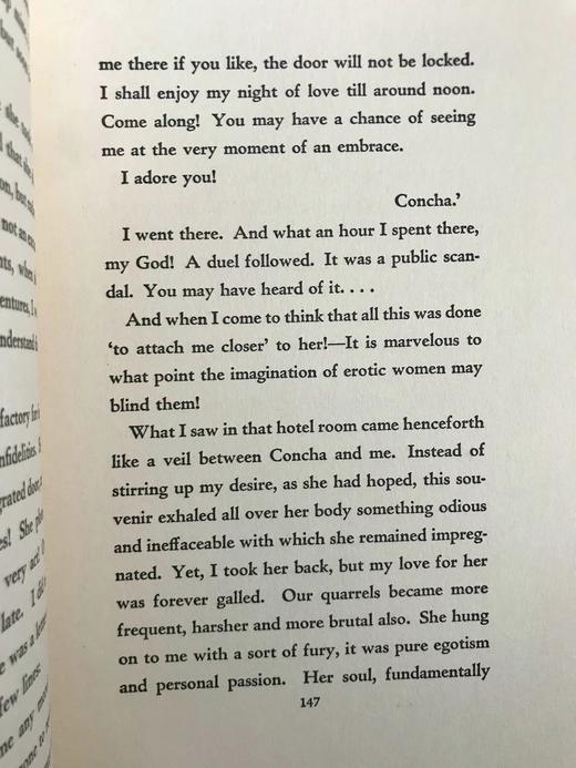 限量版 1930年 皮埃尔·卢维《女人与木偶》 威廉·西格尔8幅插图 精装18开 商品图13