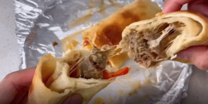 吃货福利｜ 网红爆浆牛肉卷来了，大片牛肉看得见，一咬爆浆拉丝，好吃到上头！