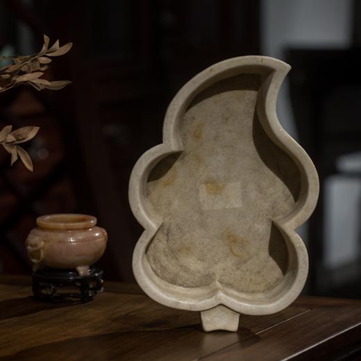 清代 汉白玉树叶形石盆 商品图3