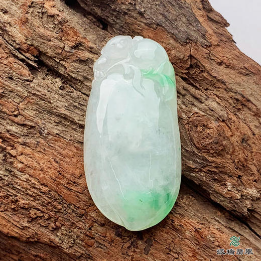 派瑞翡翠 翡翠挂件 冰糯种 淡绿色 商品图3