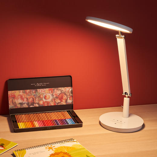 Frisbee护眼台灯   无蓝光、频闪危害，欧盟认证，金属材质环保安全，AA照度(接近阳光)，获红点大奖、IF大奖等国际设计大奖 商品图2