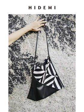 HIDEMI几何设计感黑白印花背包