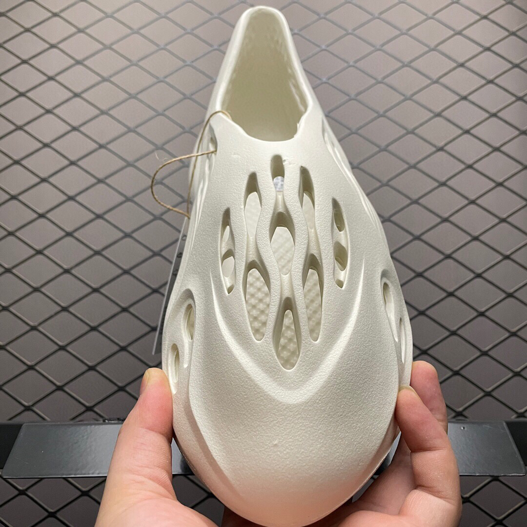 ad 阿迪yeezy foam runner " ararat " 侃爷椰子洞洞鞋 g55486