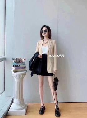 3楼阿玛施AMASS浅色沙西服