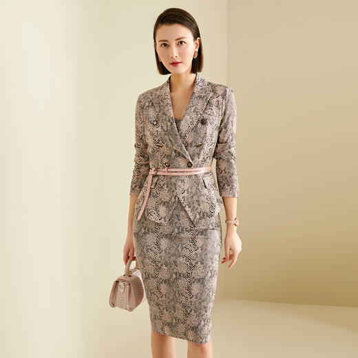 野性系列“蛇蝎美人”▲JG404589T4XC 两件套套裙 性感权威 女王的优雅颈袖添香 商品图6