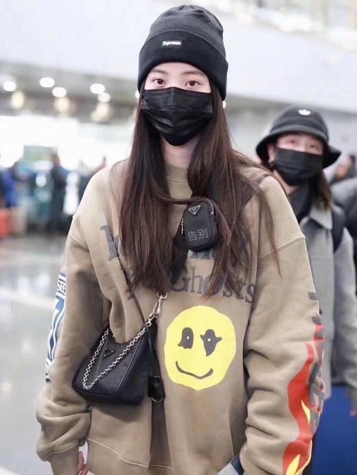 价值11800 七夕限定款！明星同款！PD三合一再生尼龙手袋/中古单肩斜挎包女包 不怕水不怕刮 实用百搭 可单肩可斜挎/小包可装杂物钥匙零钱 背个10年都不成问题！配礼盒包装 商品图3