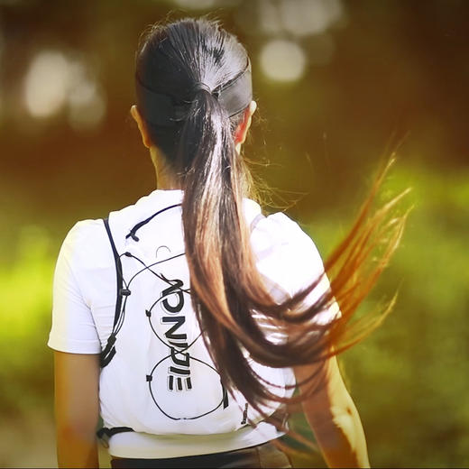 奥尼捷白色越野背包大约10升装C9108S纯白 商品图1