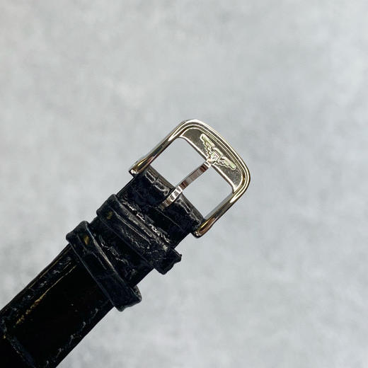 渠道货 浪琴黛绰维纳系列 美洲鳄鱼皮表带
表盘尺寸：20.80 X 32.00mm 商品图6