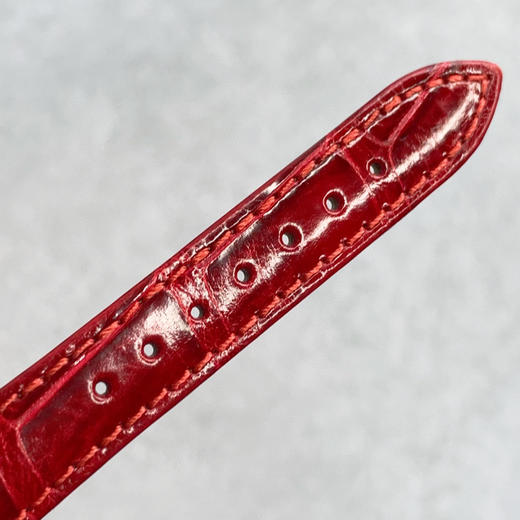 渠道货 浪琴黛绰维纳系列 美洲鳄鱼皮表带
表盘尺寸：20.80 X 32.00mm 商品图8