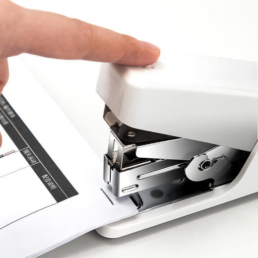 得力订书机0466白/黑12#省力 商品图2