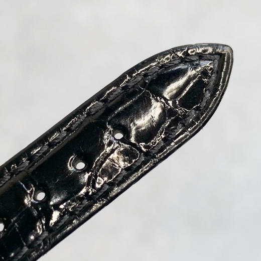 渠道货 浪琴黛绰维纳系列 美洲鳄鱼皮表带
表盘尺寸：20.80 X 32.00mm 商品图6