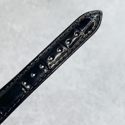 渠道货 浪琴黛绰维纳系列 美洲鳄鱼皮表带
表盘尺寸：20.80 X 32.00mm 商品图7
