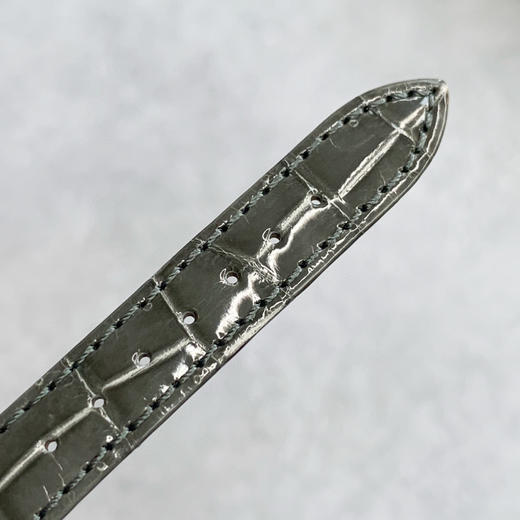 渠道货 浪琴黛绰维纳系列 美洲鳄鱼皮表带
表盘尺寸：20.80 X 32.00mm 商品图8