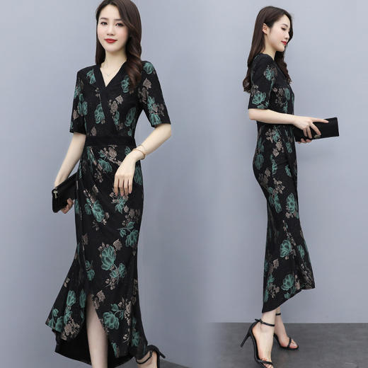 HRFS-QY21310新款简约优雅气质V领连衣裙 商品图1