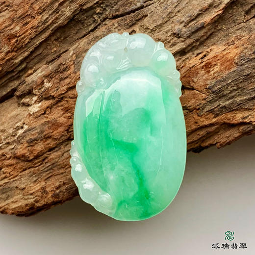 派瑞翡翠 翡翠挂件 冰糯种 绿色 商品图0