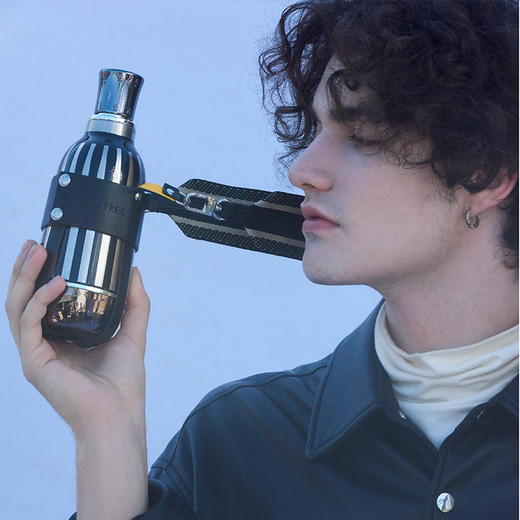 I LOVE FREE加冕2号易烊千玺同款不锈钢保温杯 [福利品] 商品图1