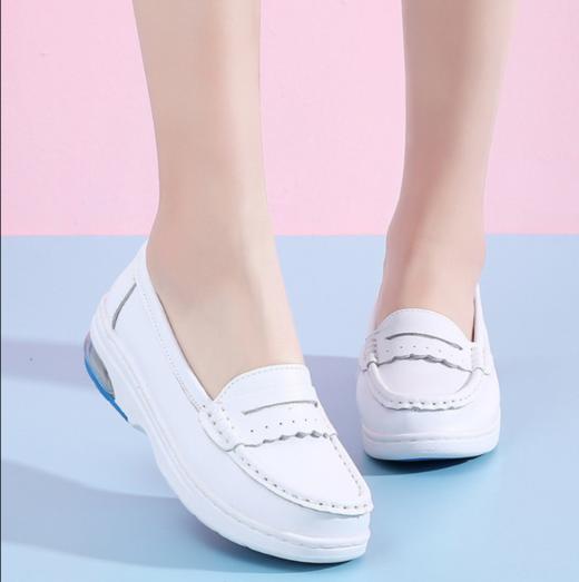 【服饰鞋包】四季款医院护士鞋白色女鞋舒适坡跟女单鞋 商品图2