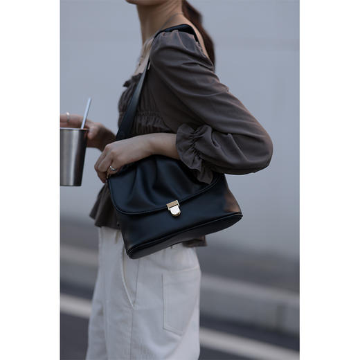 【女包】腋下包女夏季新款潮法国小众设计夏天云朵小包包斜挎包 商品图0