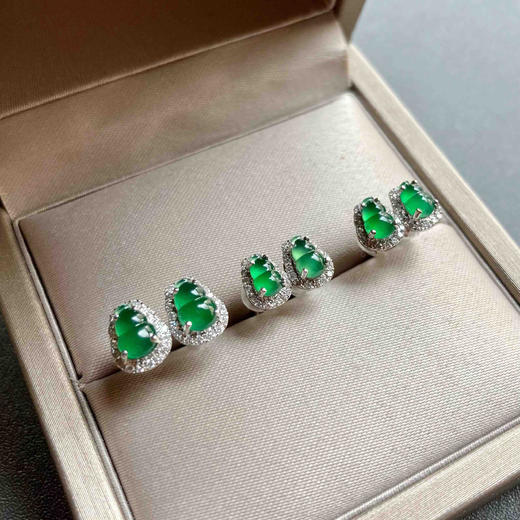 高冰种湖水绿翡翠葫芦耳钉18k白金钻石镶嵌 商品图1